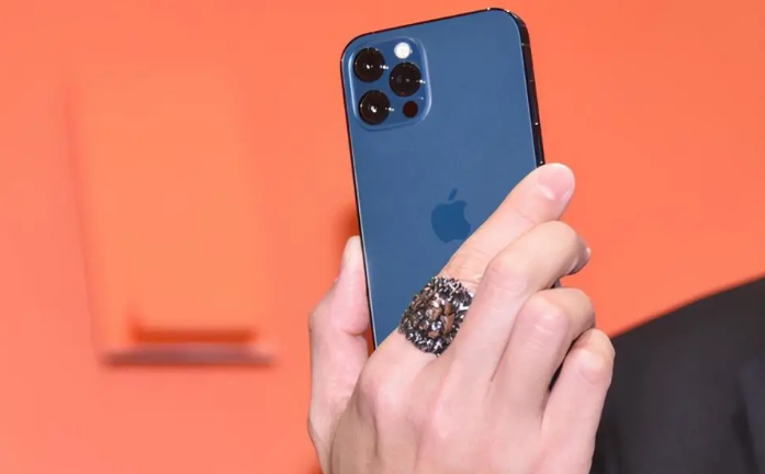 盐池苹果手机维修分享iPhone12系列重启方法教程 